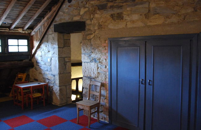 Large Hunting Lodge With Enormous Beautiful Garden - Photo 20