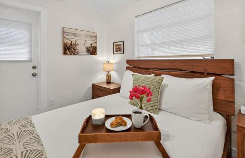 Vintage Florida Pet-Friendly Retreat - Photo 6