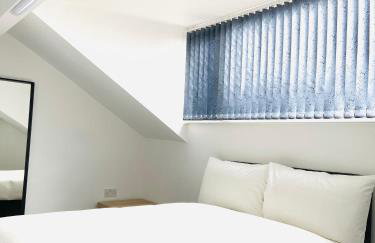 Beautiful 4 Bedroom 2 bathroom House close to city centre - Foto 5