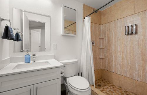 Walk to UT & SXSW 3BR Apt Near Downtown with Free Parking & Hi Speed WiFi - Foto 19