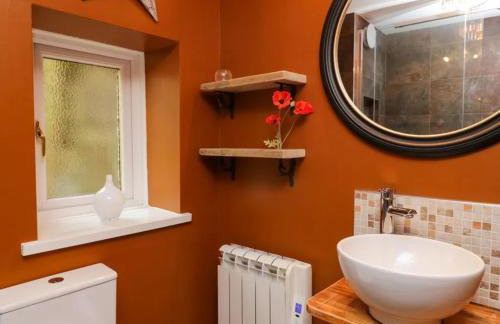 Tranquil Lake District Village Apartment - Foto 9