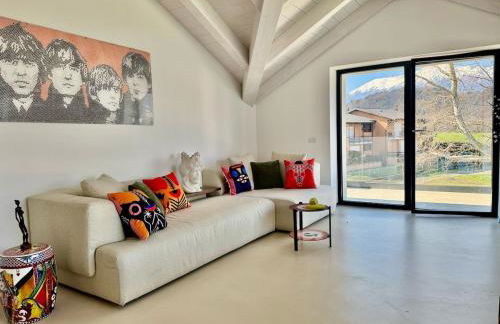 Top floor design apt, 3bd, 2bt! - Photo 9