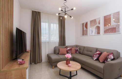 Villa Barbara & Zoran with heated swimming pool - Photo 40