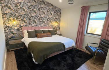 NEW Build Home with Outdoor Oasis, Game Room & Bunkroom - Foto 4