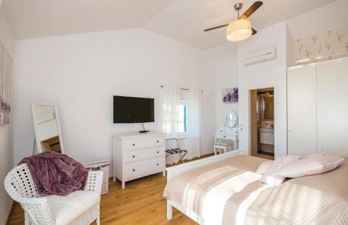 Three-Bedroom Holiday Home In Brsecine - Foto 34