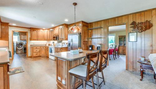 Spacious Mount Pleasant Home with Grill and Yard! - Foto 2