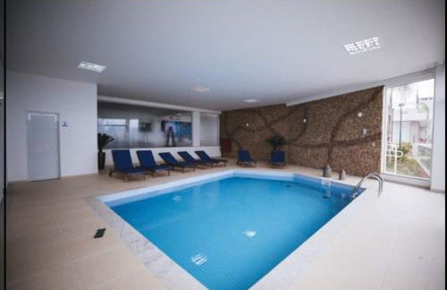 Apê estilo Resort c/ pé na areia e vista mar, próximo ao Beto Carrero - Foto 29