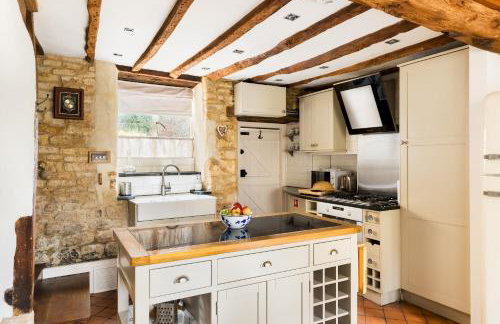 Wold House 18th century Cottage Barn - Pass the Keys - Photo 10