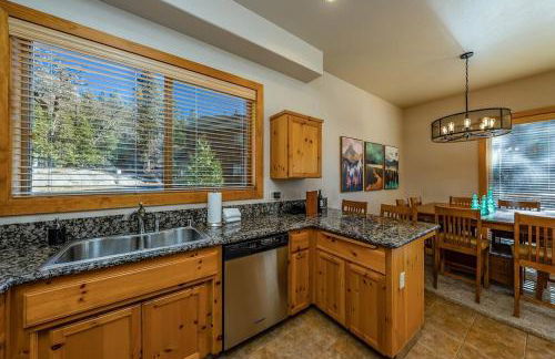 Sierra Pines Villa Deck Jetted Tub Game Rm - Photo 4