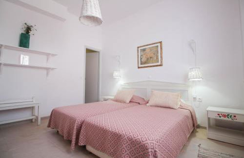 Villa with View of Agios Ioannis and Pool with Jacuzzi - Foto 7