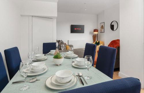 Entire 4 Bedroom house in Bootle Liverpool-Ideal for contractors, family and group-Free Parking & Free internet-Sleeps 7 - Foto 10