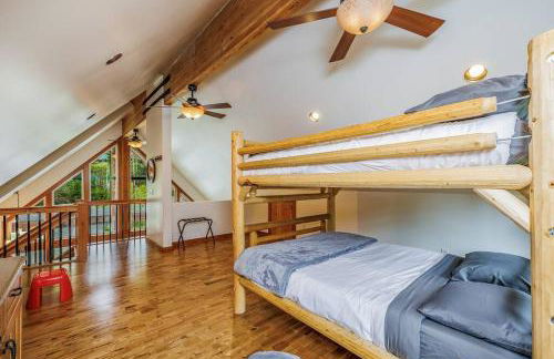 Walk-In Skiing/Tubing Across at Summit East - Foto 6