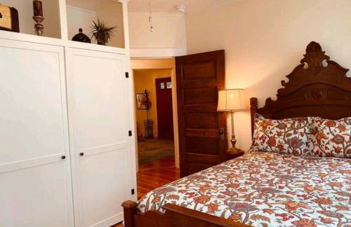 Bohemian Family Friendly 2BR Home-Near Biltmore - Foto 14