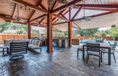 DFW Large Vacation Retreat with Private Pool and Hot Tub - Foto 12