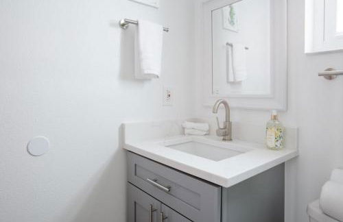 Walk Everywhere! 1-Bedroom Gem in Downtown Hub - Foto 13