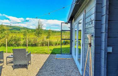 Rural Private Lodge - With Hot Tub - Outdoor Kitchen and Covered Lounge for Two - Foto 19