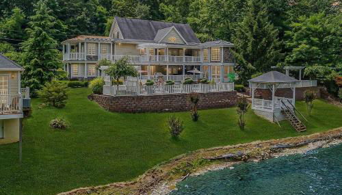 Jackson River Estate Main House Pool, Riverfront, sleeps 15 - Foto 1