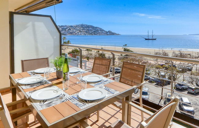 Apartment in Roses by the Beach With Pool - Photo 15