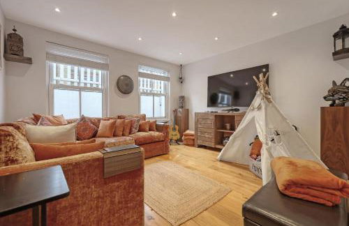 Dove House Wanstead - Stunning 4 Bedroom, 3 Bathroom House with Private Hottub & Gym - Escape London, in Lonon - Foto 14