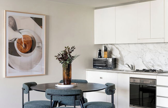 Crown Street Apartments by Urban Rest - Photo 18