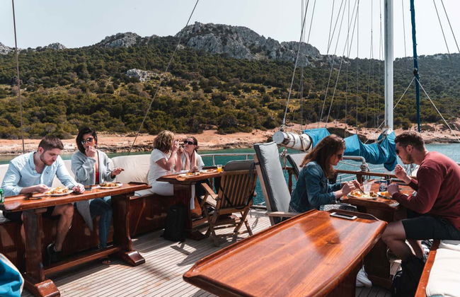 Paseo en barco por la Riviera de Atenas - Foto 7