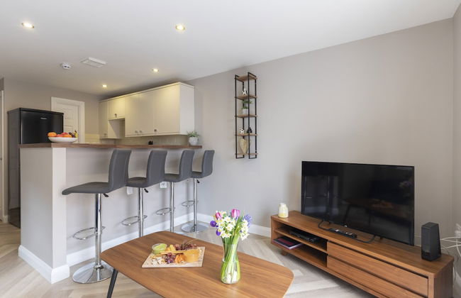 Elliot Oliver - 2 Bedroom Garden Apartment With Parking - Photo 13