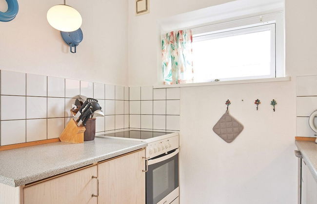 2 Person Holiday Home in Aakirkeby - Foto 18