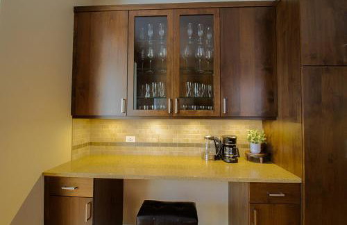 Queen Beds, Long Stay, Garage Parking, Near Train - Foto 13