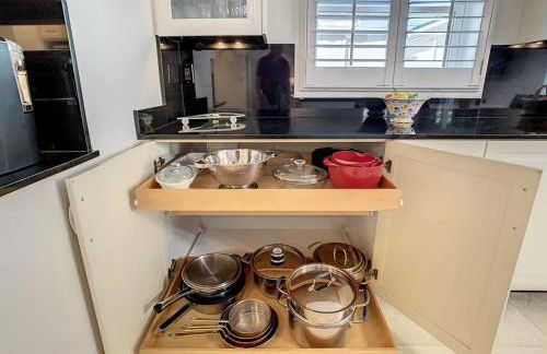 STEPS FROM THE BEACH, BEST LOCATION, 2 BDRM 2 BTH - Foto 24