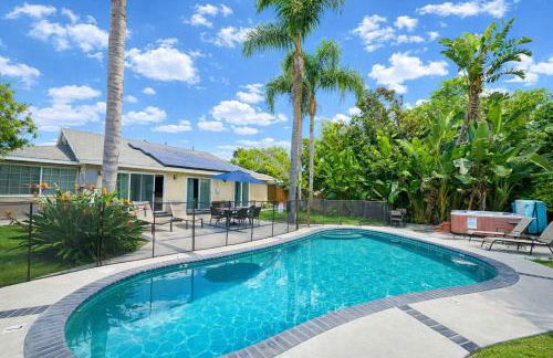 Rainforest Villa 4 Bedroom PoolSpa Walk2Disneyland - Foto 1