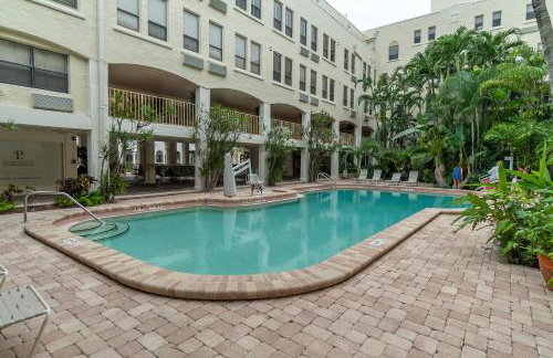 Palm Beach Island Condominiums - Photo 24