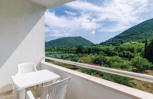 Two-Bedroom Apartment In Hodilje - Photo 4