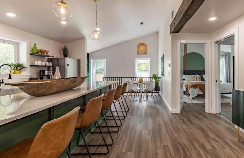 300 steps from Lake Hot Tub Fire Pit Game Room - Foto 1