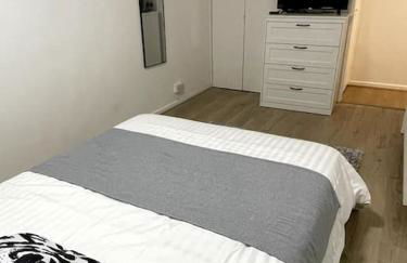 Self-catering fully equipped apartment in Vauxhall - Photo 15