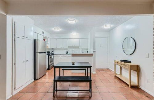 2B Getaway - Sleeps 6 - Pool, Pkg - Walk Dtwn - Foto 7