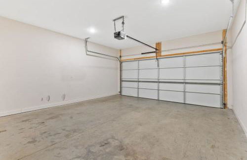 Upscale Townhome 3 miles to Downtown with 2 Car Garage - Foto 11