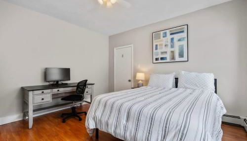 Tufts 3-Bed 2-Office Home with Laundry - Foto 4