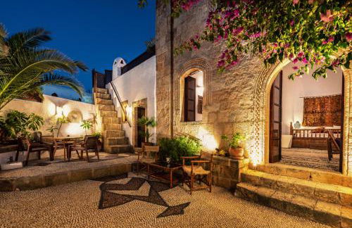 Antique Villa - Photo 9