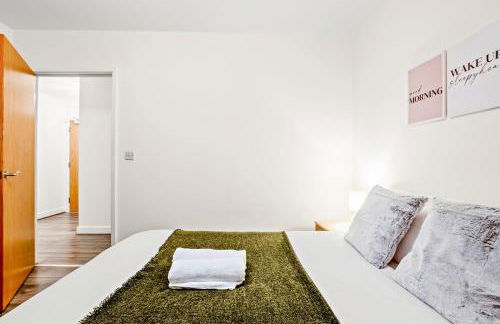 Modern 3-Bed Penthouse with Terrace & Gym, Near Canary Wharf, Weekly deals - Foto 33