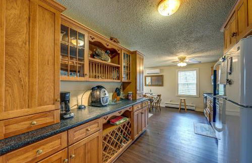 Private Hot Tub and Covered Deck Cozy Whittier Gem - Foto 9