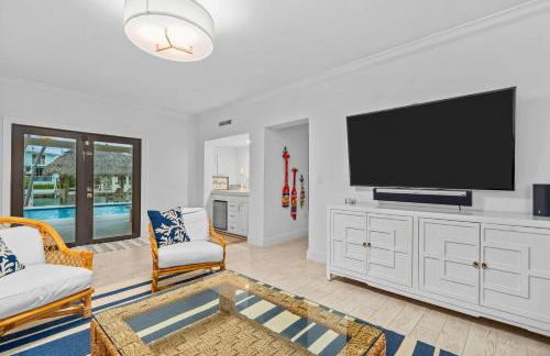 Deep Blue Waterfront Gem Pool Kayaks Dock - Foto 10