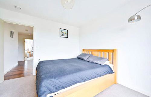 Stylish 2 bed 2 bath apt in Wembley - Foto 37