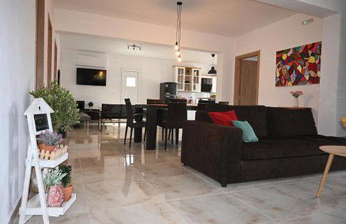 Mika's B luxury House near Faliraki - Photo 40
