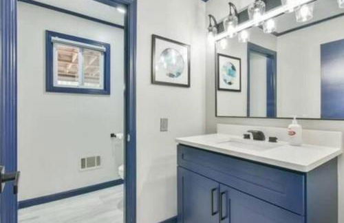 NEW! Lakefront|Lux|Games|HotTub|Dock|Friends+Fam! - Foto 40