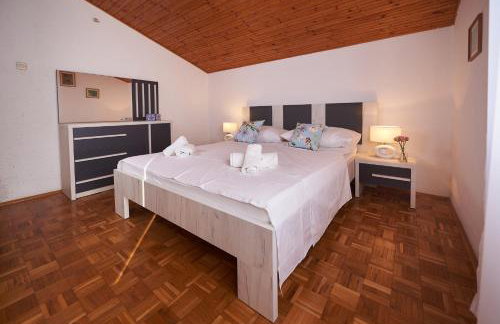 Apartments Lara - Photo 4