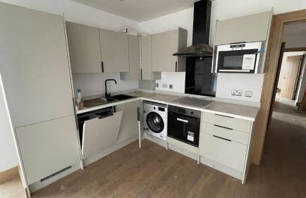 Exquisite Riverside Living in a Stunning Flat - Foto 8