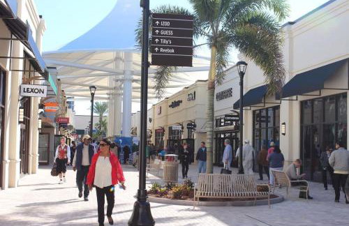 Key Lime Cottage - Bask Poolside in a Historic Flamingo Park Gem - Foto 17