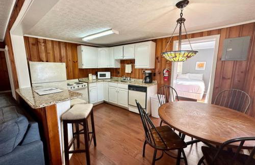 Cottage 1- Lees Ford Marina - Photo 5