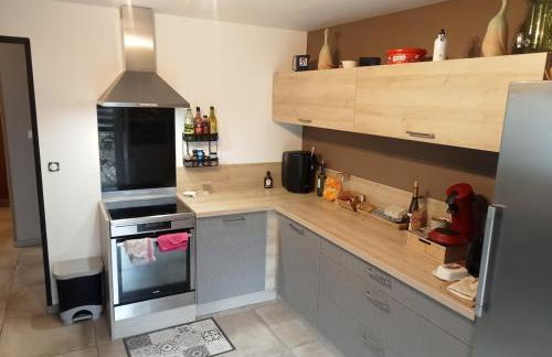 Large home for family or friends - Foto 8