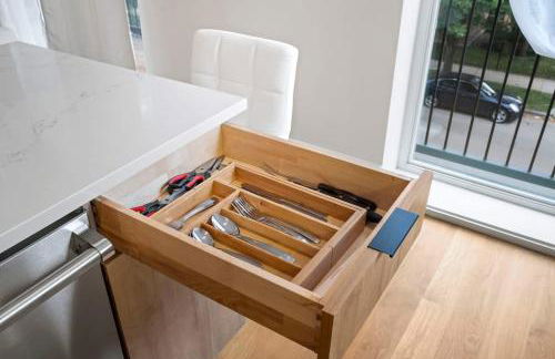 Comfy 3-BD Apt near United Center with Balcony - Foto 17